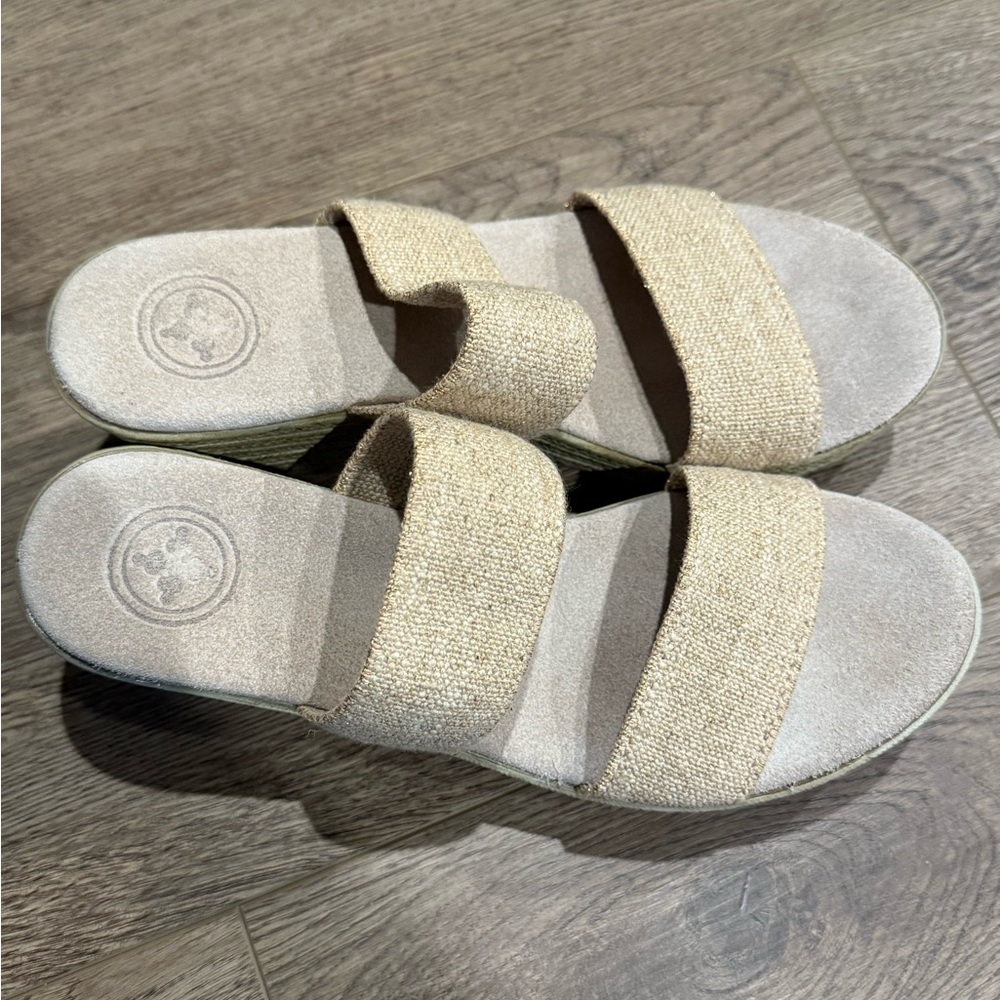 Charleston Shoe Co.  Thea size 7